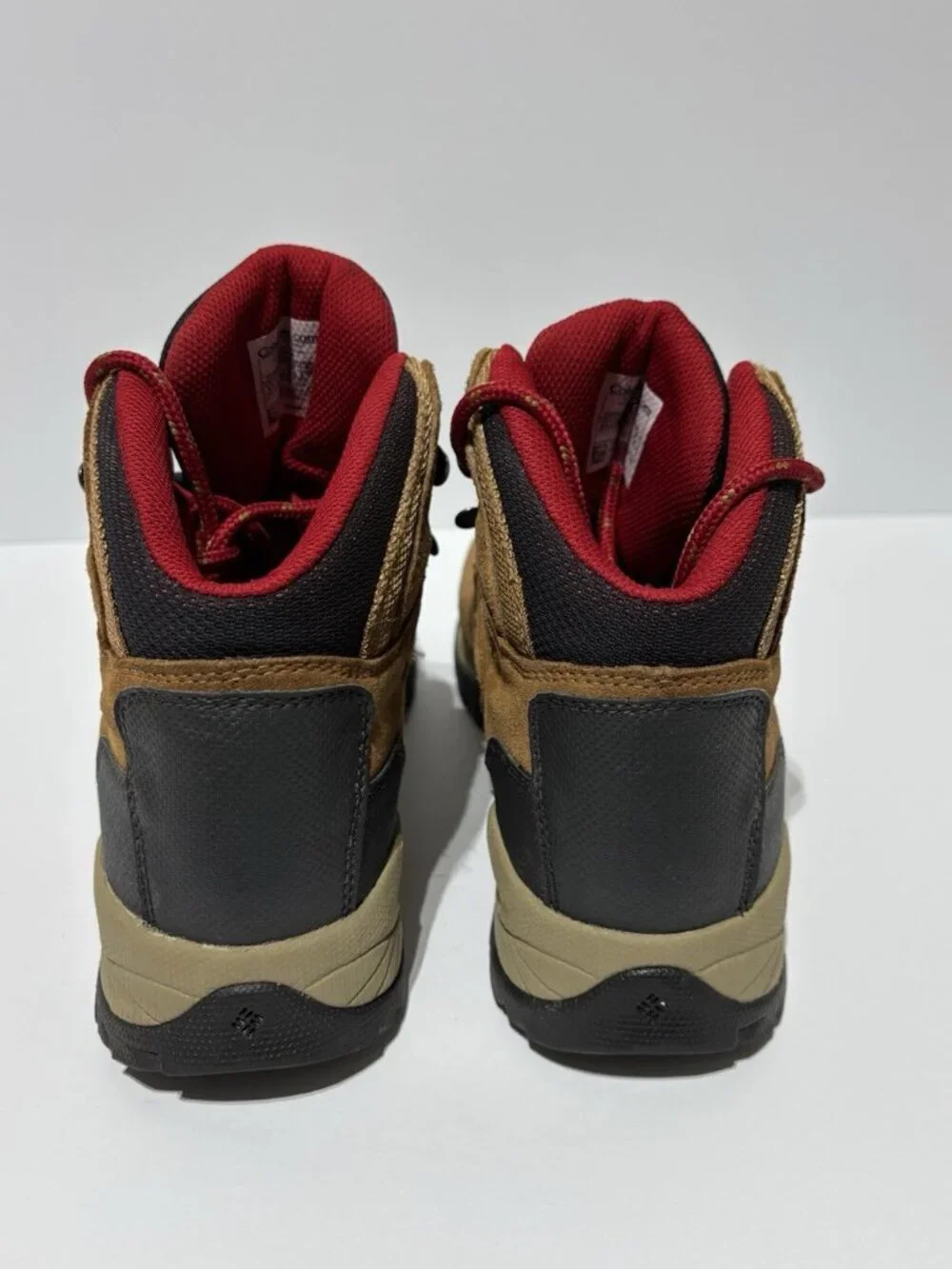 Columbia Women’s Newton Ridge Amped Hiking Boots Brown, Size 8.5 Wide